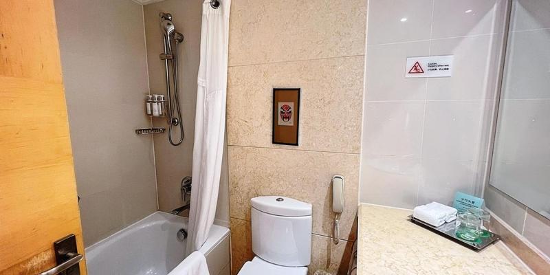 room_e3216fa9-8dab-4247-aec2-9515088f1cf5.jpg