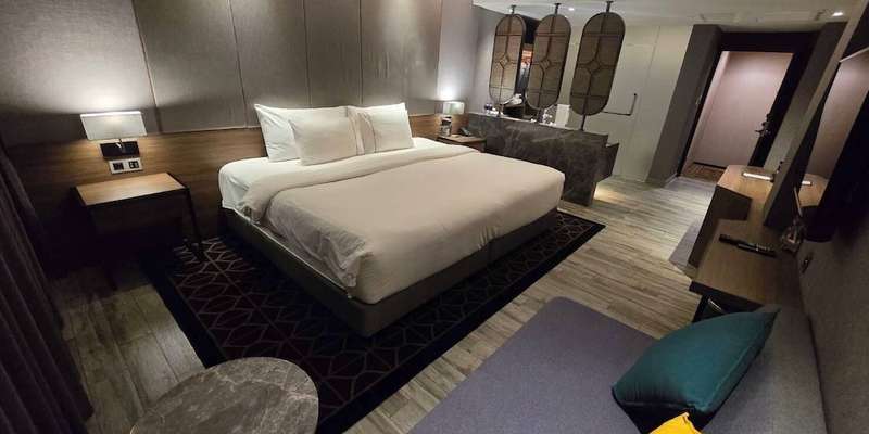 room_0ee385b8-b8b4-4979-9031-add7da2cde8e.jpg