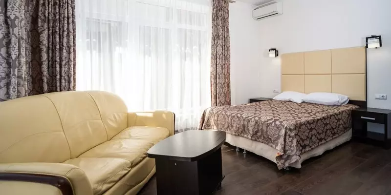 room_5f45f121-feba-418d-8e39-bdae6b640f2a.jpg