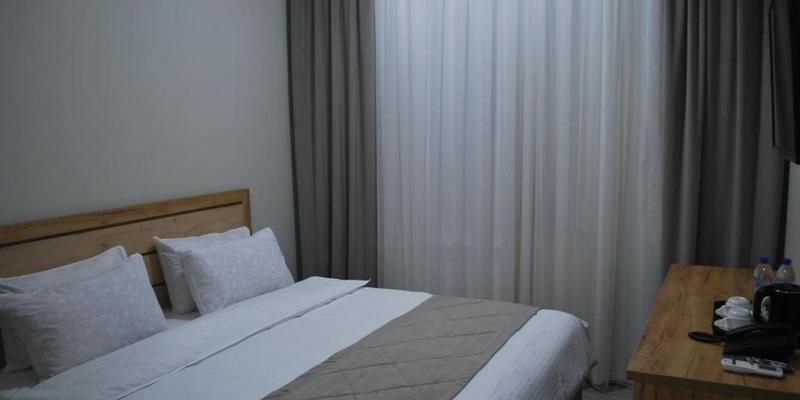 room_33a22664-dee9-44e3-a8bd-e350f6e4b0be.jpg