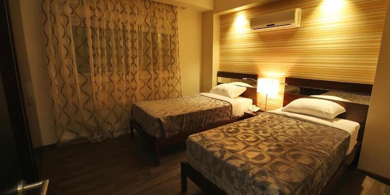 room_f607d86d-edca-45f6-b570-c362675e2da0.jpg