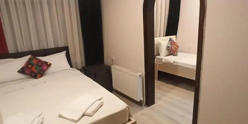 room_9bc43e9d-be66-492d-ac3e-2cf69c9de09f.jpg