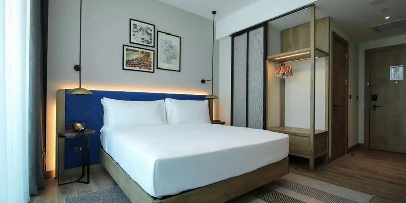 room_dcf5e958-3af8-43dd-a87c-9bb7d3c75bf1.jpg