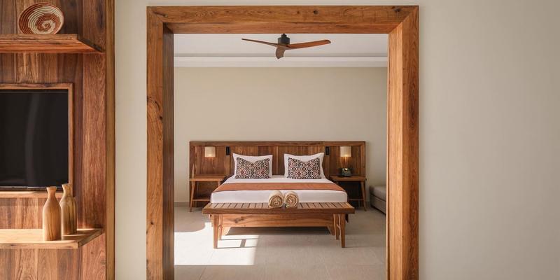 room_eaa12ae7-9cb9-4ef7-9ad8-dcb2dd05abe7