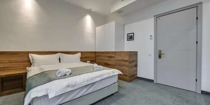 room_b40505da-2a9f-40db-a2ea-f80a59ee1e46.jpg