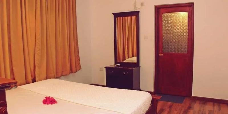 room_00570c5c-9dd3-4d33-b84e-ed151b100a7a.jpg