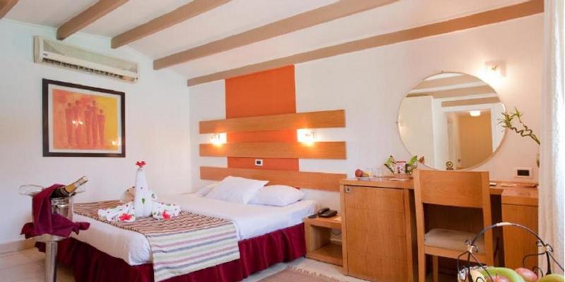 room_129d71ae-d699-4d94-b08f-a7c2b2f1823a