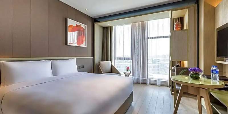 room_03776e46-1fa9-4d8e-9f46-6d9d00ff30a0.jpg