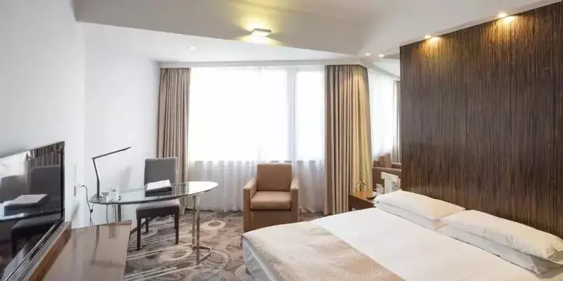 room_7aaac792-7e9e-4df5-975b-334360550c71.jpg