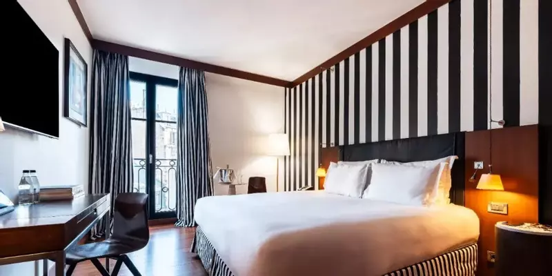 room_c2ef90b7-0ade-40b6-9c4a-5b62885bcf34.jpg