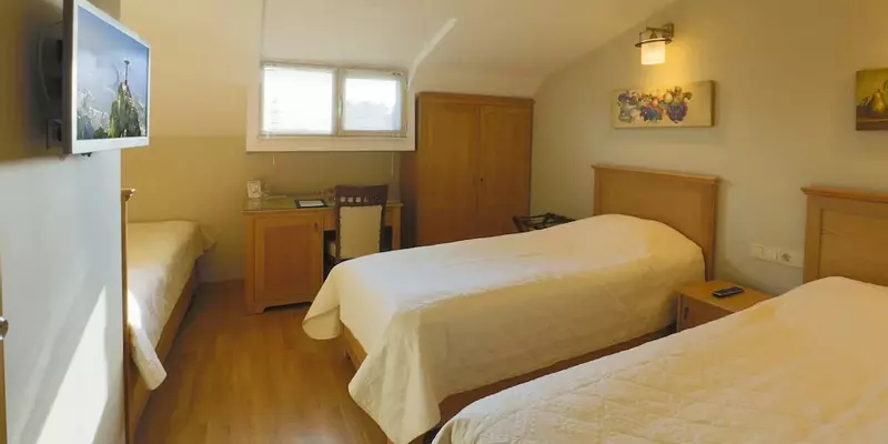 room_e7db8e4f-f1dc-4356-ab86-ec889670fa73.jpg