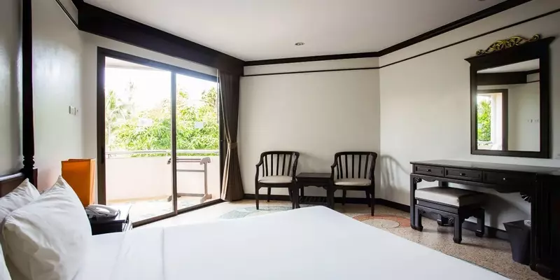 room_c56b9ee8-1b02-40fd-a25c-4d5d8c72fdcf