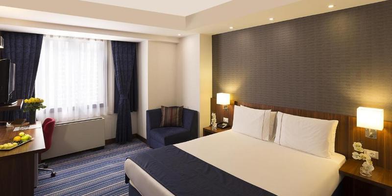room_5f0e55f7-36a7-4da9-b5d0-85f710381a3d.jpg