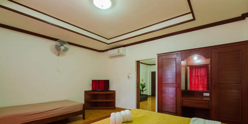 room_b13365ed-5806-47ab-84b5-f75df64ee2c3.jpg