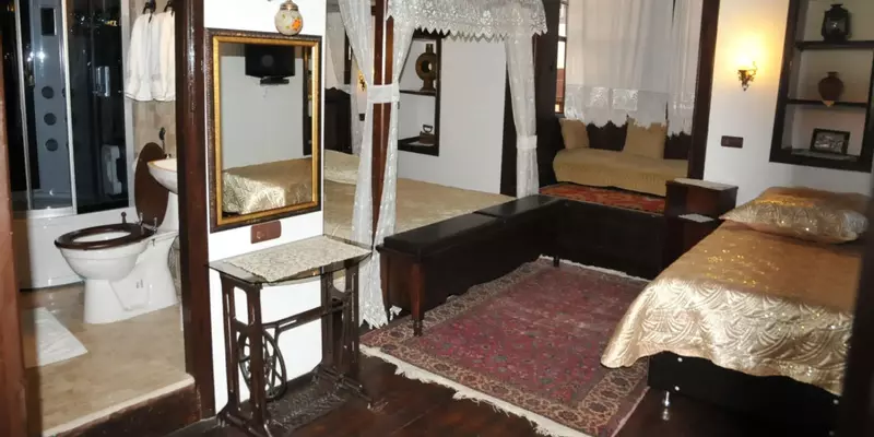room_3211a584-5625-4807-bbd1-a10b8aaa0d0d.jpg