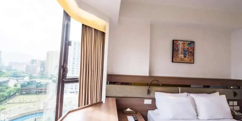 room_b8ff3c79-4be0-4f74-bb8e-ab83d21cc50d.jpg
