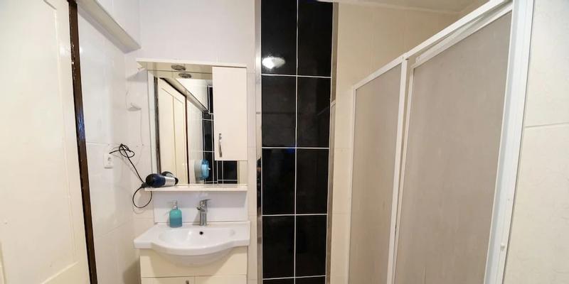 room_1f56005f-fd99-4b74-8a27-ce8b0275c864.jpg
