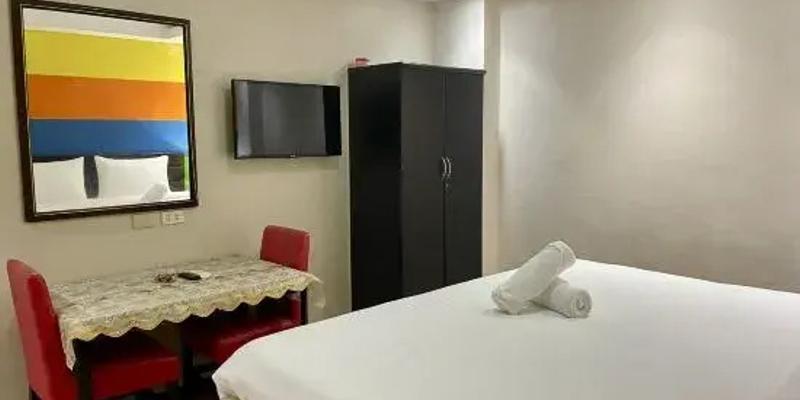 room_2b9449a8-1809-44cc-a06e-1f6102486cb2.jpg