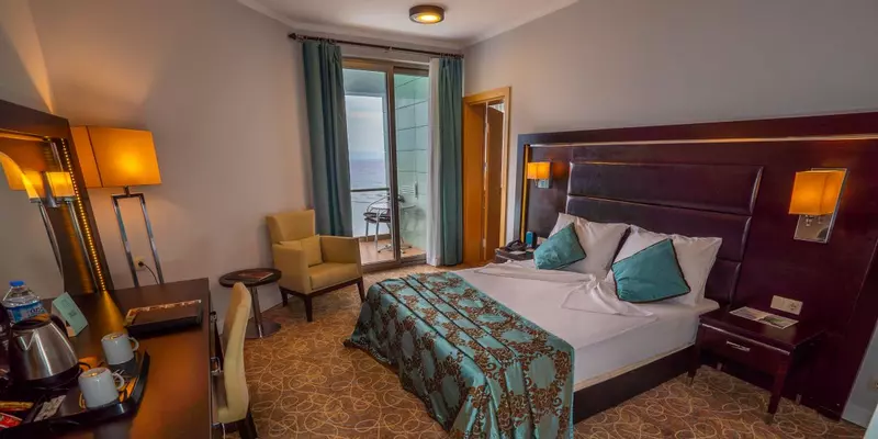 room_6d6ef8bc-8327-4d1c-8cdd-55713ecf642f