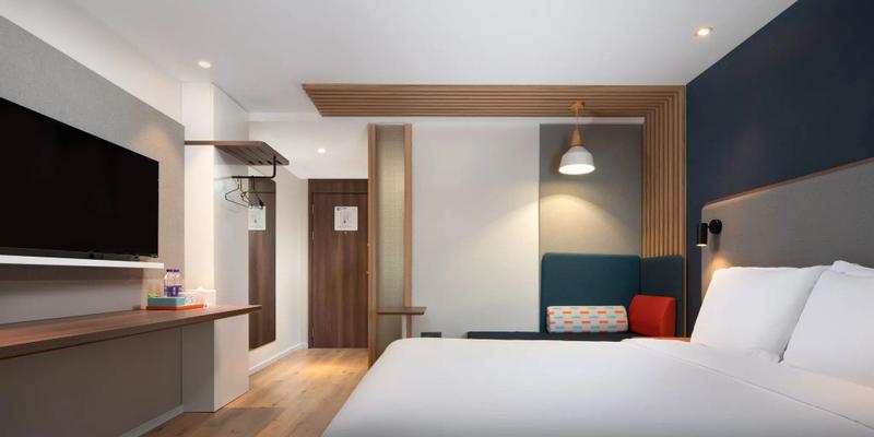 room_db9f892d-b6d2-4898-8876-c5709ebf1114.jpg