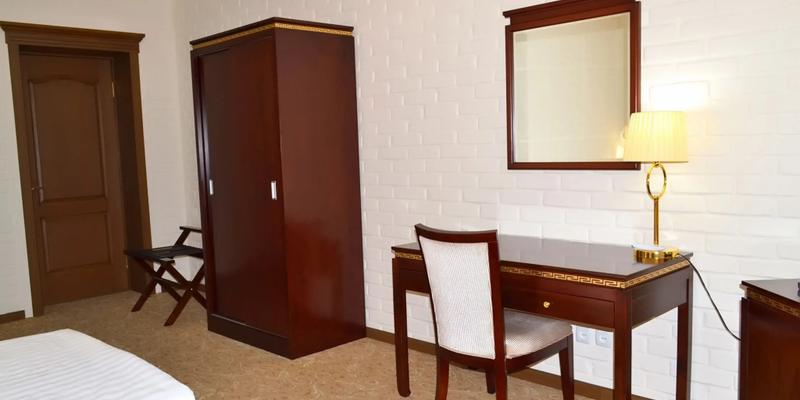 room_5d77eb7b-d907-41a3-8600-6c2bc2d92cd0.jpg