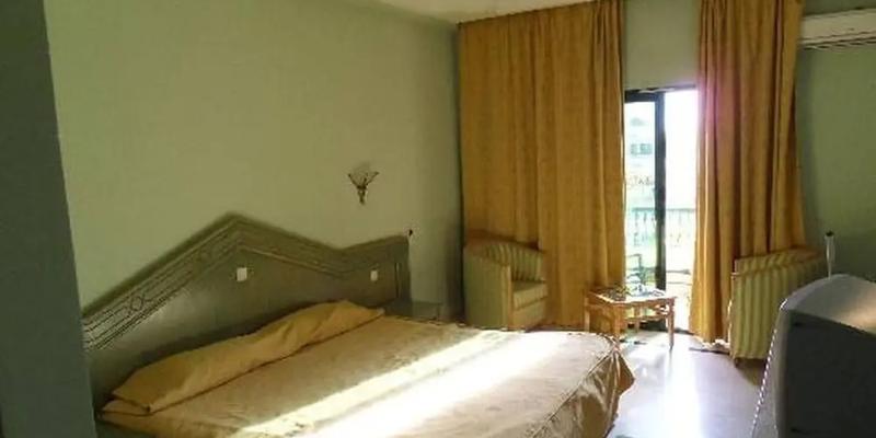room_8012fe1c-6dc2-4a51-abd2-eadfb2d15b36.jpg