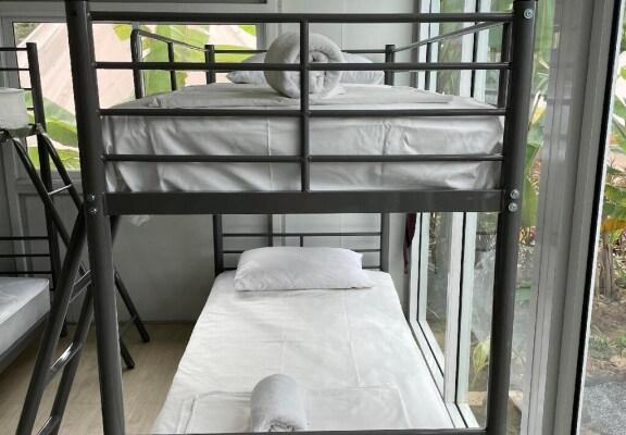 room_37e463ec-9f61-4512-b571-67d7bf049889.jpg