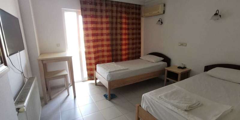 room_057d1ac6-6b8c-4b8d-b2c9-2e654143cd81.jpg