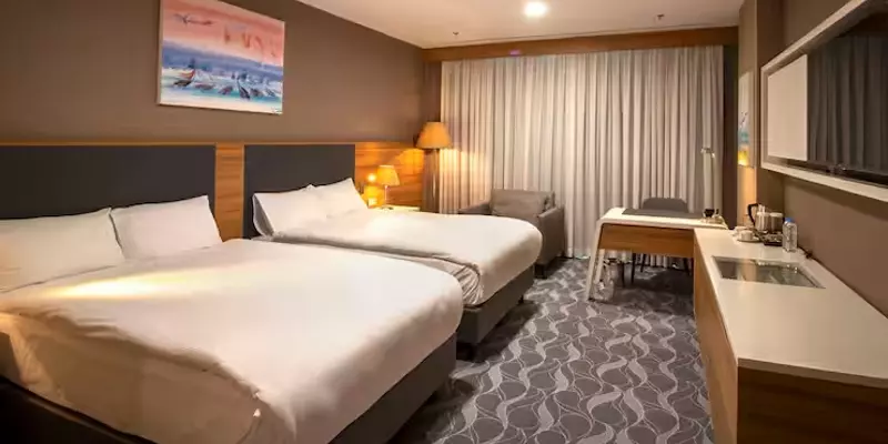 room_f30c9625-fe46-47dc-8083-fbf05fba3af0.jpg