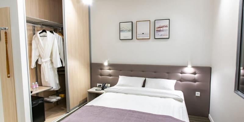 room_e9d9e239-ae85-46b5-b0a3-106fda2e0363.jpg