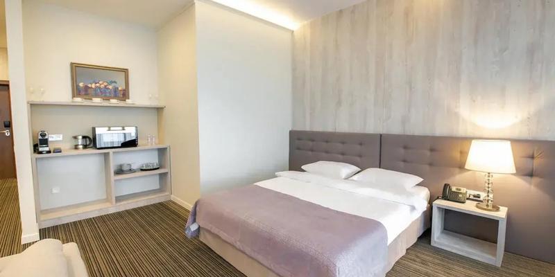room_f37bf2cd-6955-467e-b295-2fe4ecaff83a.jpg