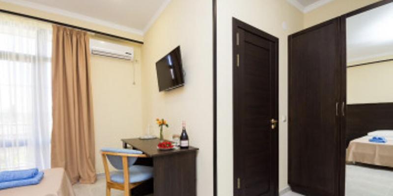 room_d8830cb8-65dc-4c08-8cb2-0f25f0b3425d.jpg