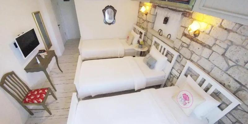 room_dfdc9348-380d-428d-a50a-53f9b8d2fe3b.jpg