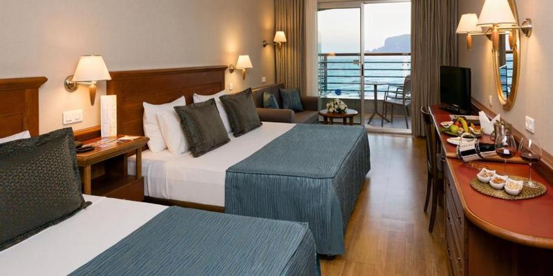 room_dab86e6e-18ba-4f9f-a596-d9b8a3a31de4