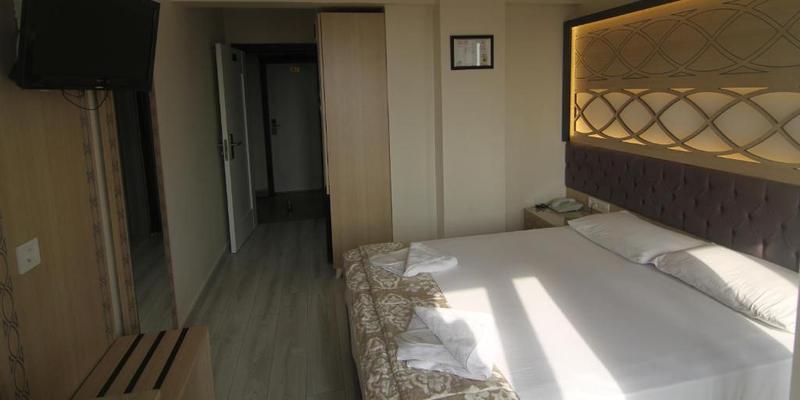 room_e30e3277-f43d-40a3-93f9-639f59cfaa8e.jpg