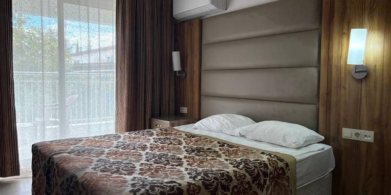room_b52f0445-f711-41d5-9aab-c91d3c6afb01
