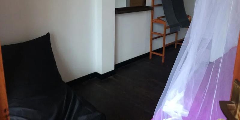 room_40b7bd45-d90c-4853-8926-c383094a6fe9.jpg