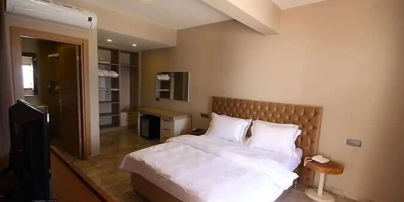 room_4d808aac-7db9-4d35-be68-c6724bc6ad40.jpg