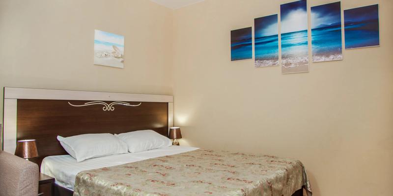 room_f9c8cb3b-0a84-4c0f-a9ea-94c44be8979e.jpg