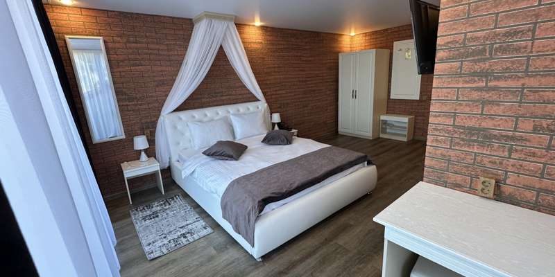 room_16134e72-6ab7-40e9-a533-d2666e196bff.jpg