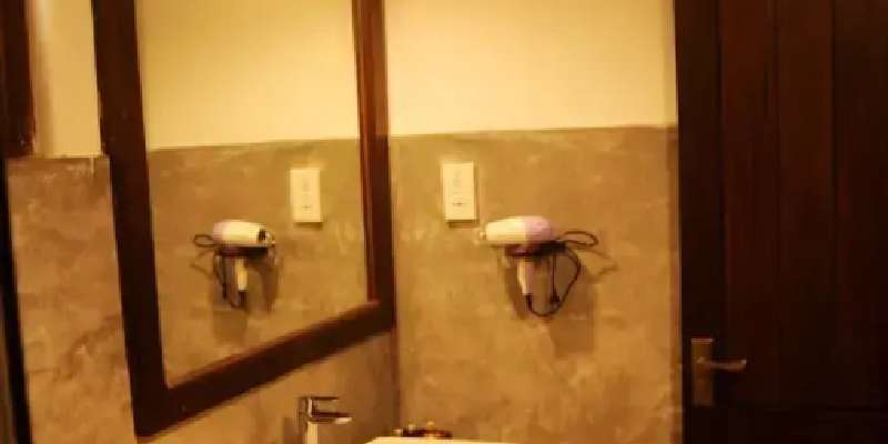 room_e796716c-ea06-4cd4-bc77-6ca7acb90f10.jpg