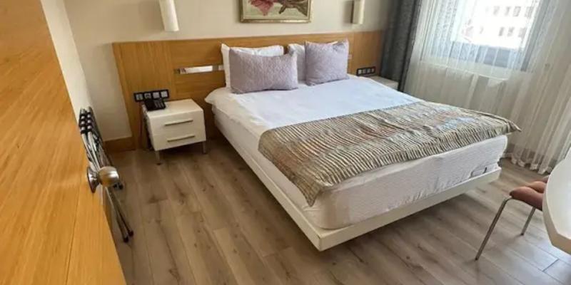 room_46d0b769-7f70-41af-8f62-48bc88c00a3d.jpg