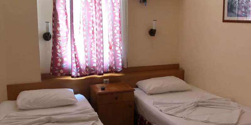 room_4abe6128-2e74-4155-9bee-323ce327fd90.jpg