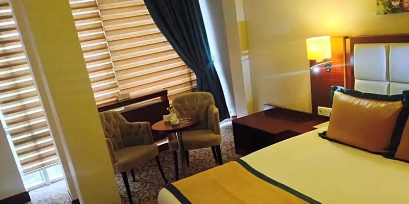 room_e965d96b-9c71-4a8a-beb3-21cc86c0d3ed.jpg