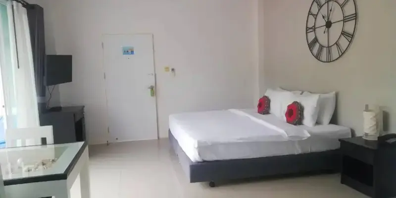 room_e74c409d-7bb9-44d8-8183-639108f31fef.jpg