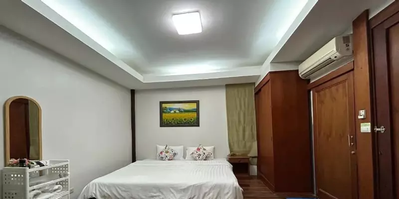 room_15db44c1-5b19-42fb-a9be-1a3bbf31c8c6.jpg