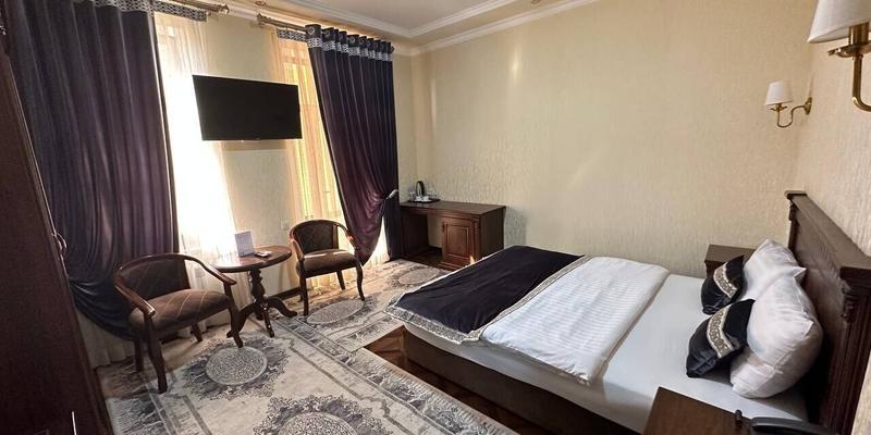 room_475cf36b-3c4a-4505-8d7d-1dc3a14ac3ea.jpg