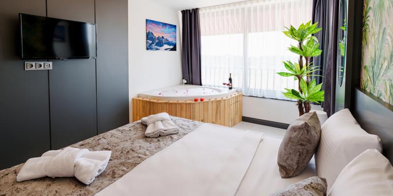 room_c8c6f1f9-4d4a-4feb-aa3e-fa52257b3c2e.jpg