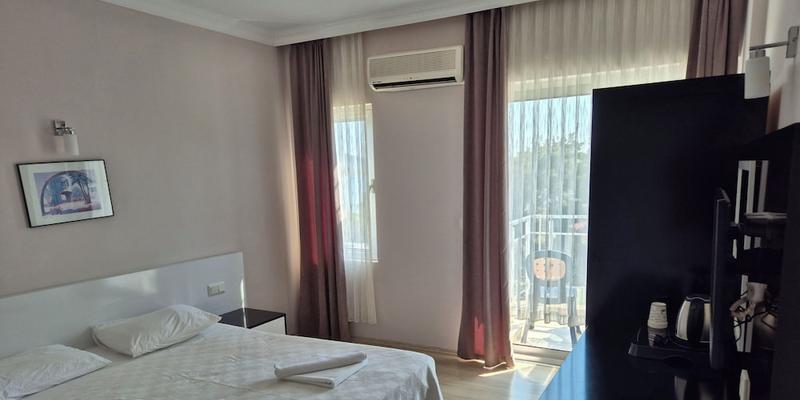 room_b1e560fb-2ead-42e9-a68c-b1c7328f8e50.jpg