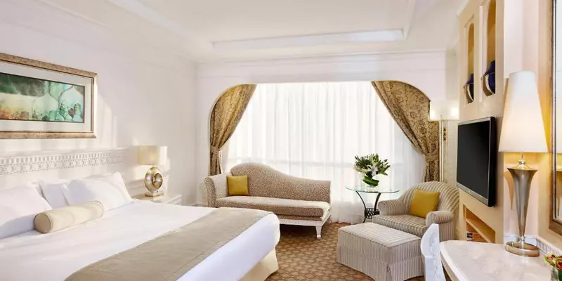 room_96f35ac5-44d2-4da6-a4ce-64cbc397d73e